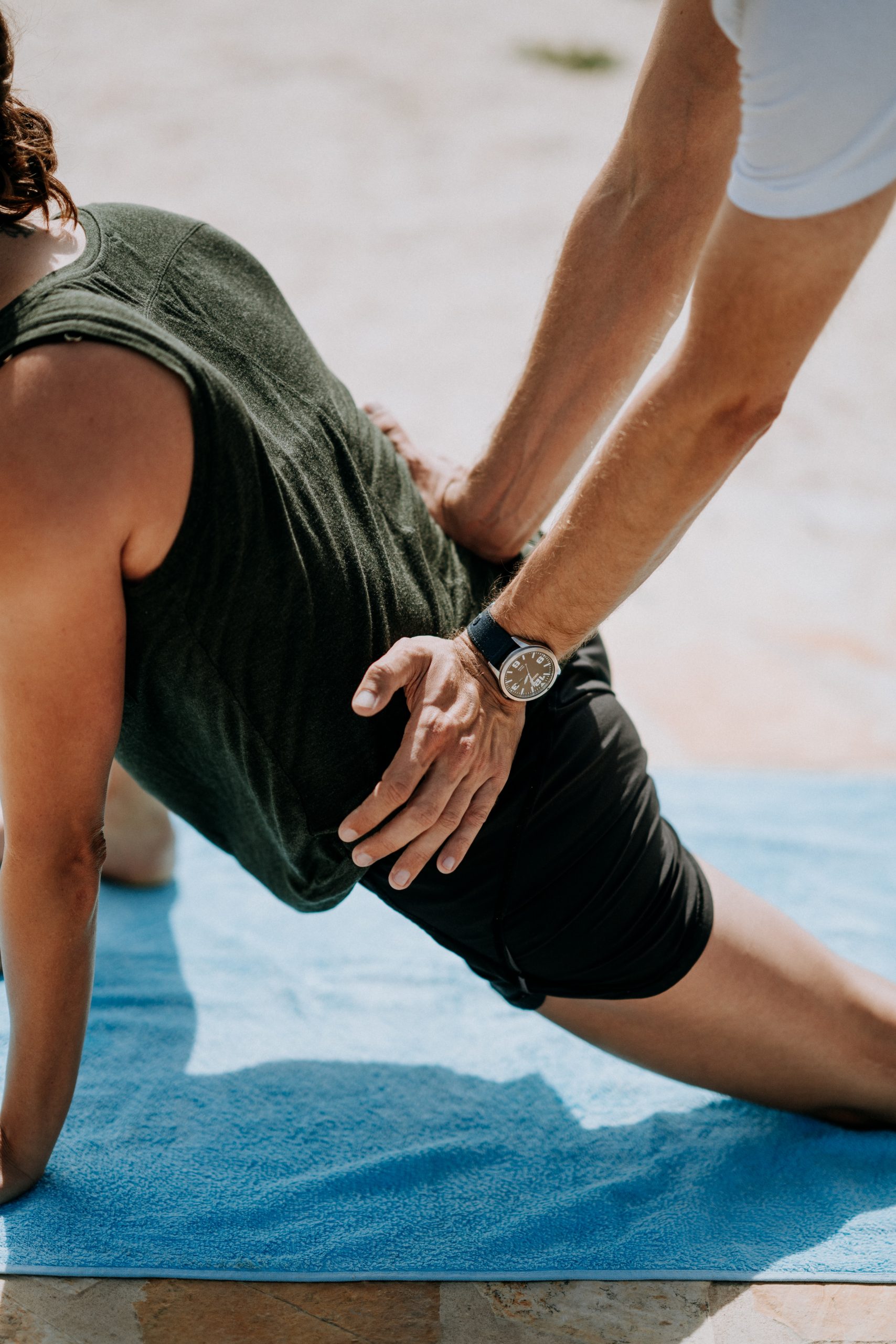 Justering af nedre ryg i yogastilling