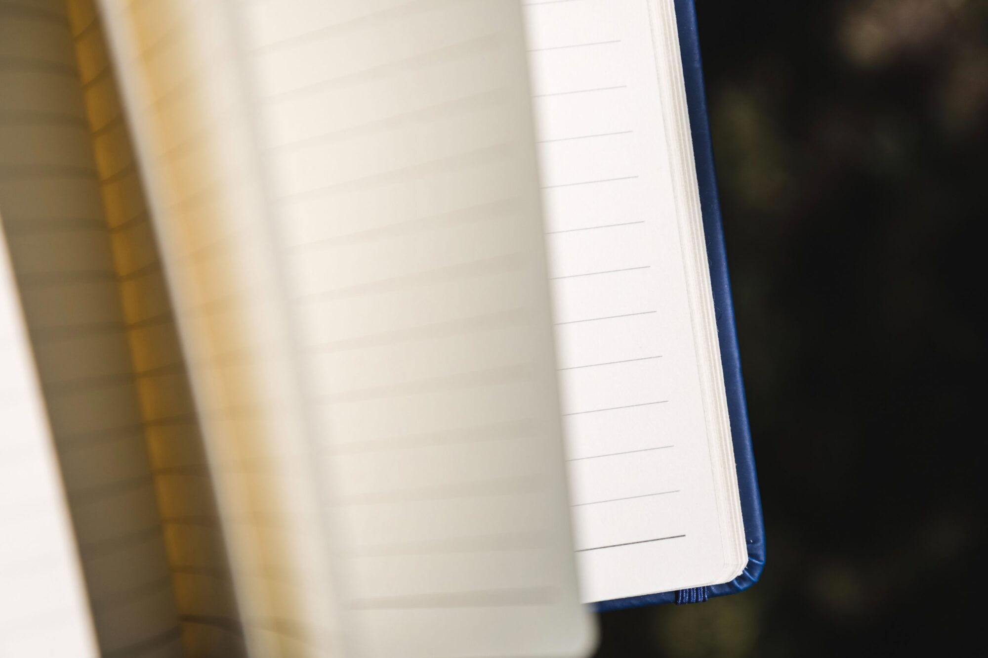 Blank notesbog med linjer